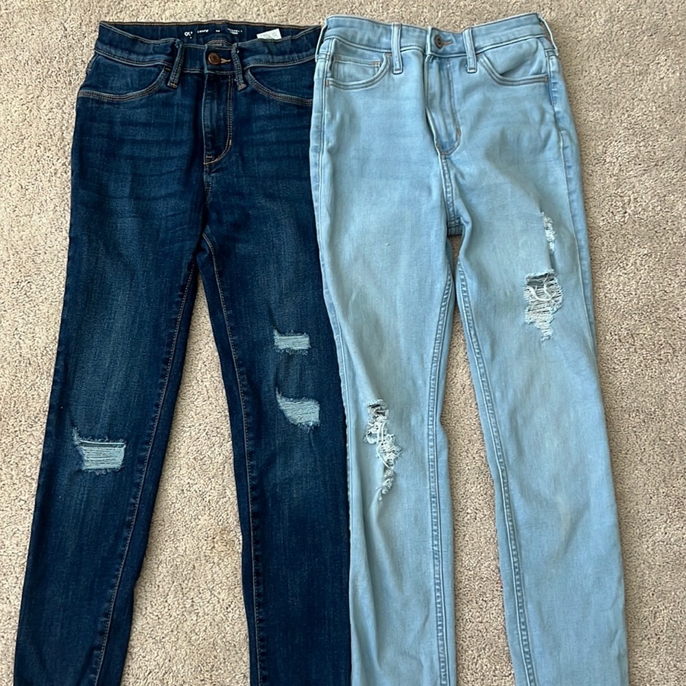 2 OLD NAVY SKINNY JEANS (KIDS size 14 ) & 1 Hollister skinny jeans (size 1 R)